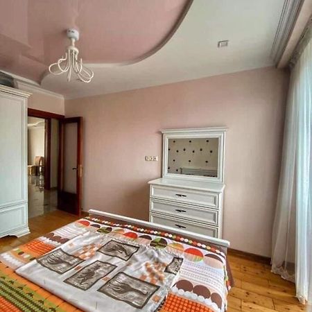 Apartment Dolphin Batoemi Buitenkant foto